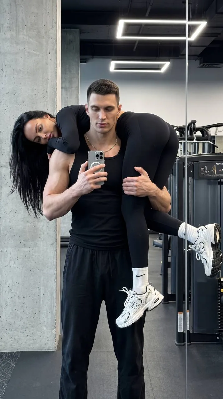 💪 Селфи пары в спортзале