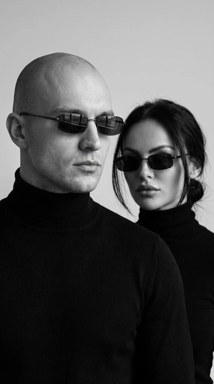 🕶 Строгий чёрно-белый портрет пары